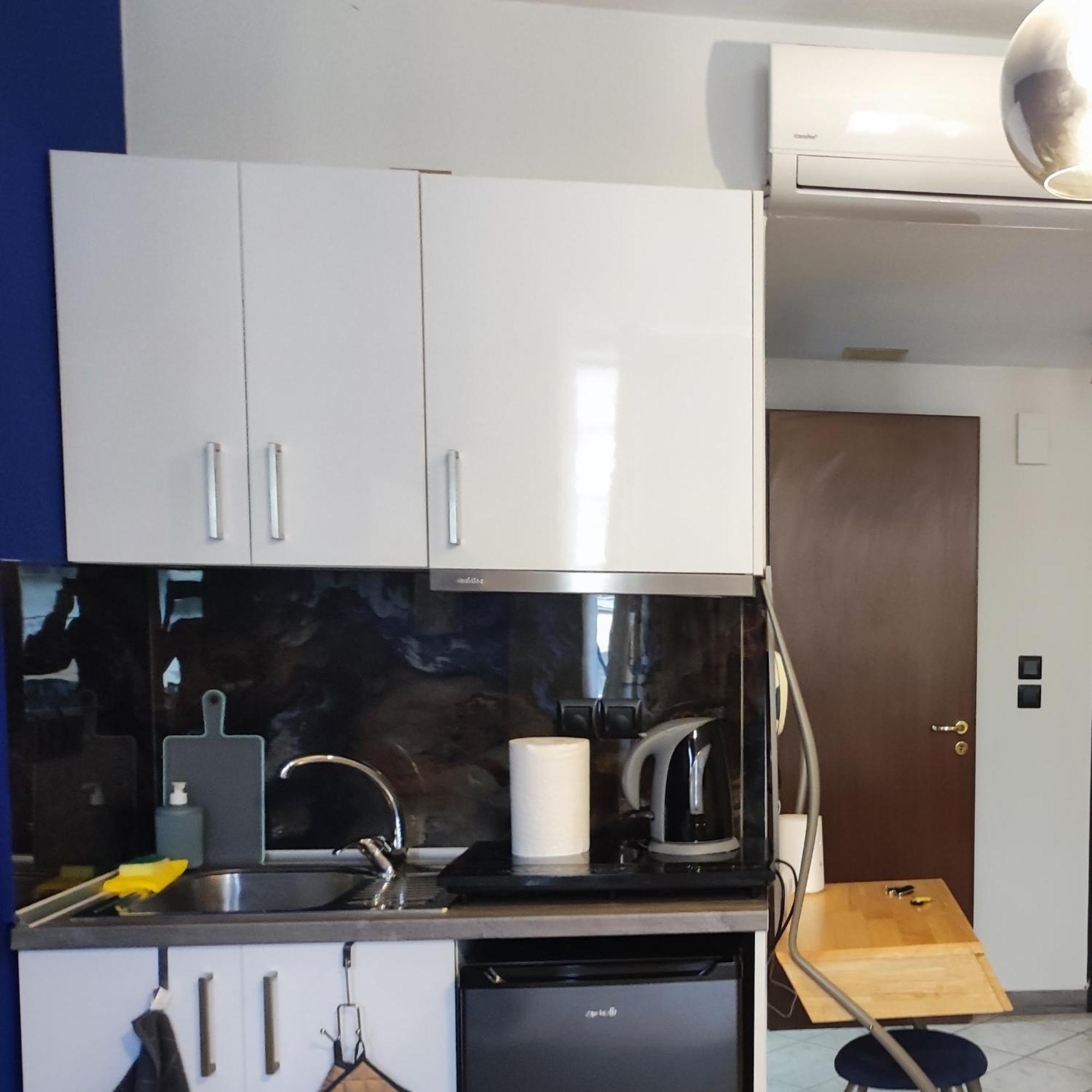 Railway Area Studio Parking Thessaloniki Room photo
